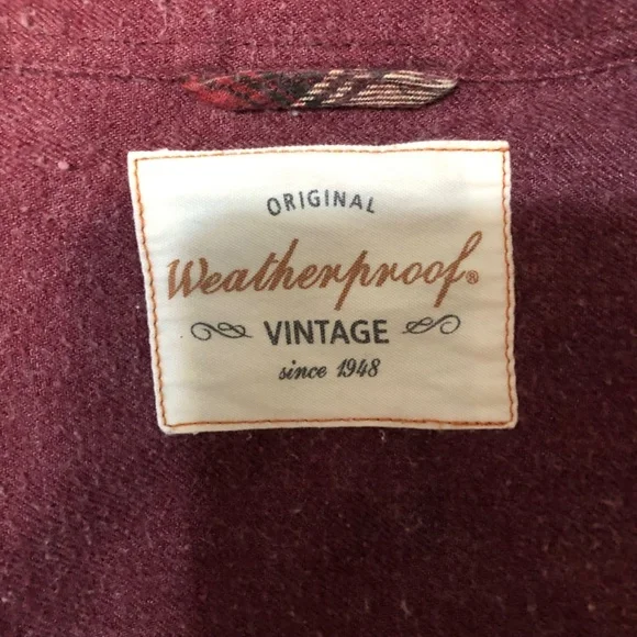 GUC Men’s Vintage Red and White Flannel - Picture 4 of 4